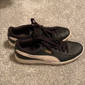 Women’s Black Puma Tennis Shoes